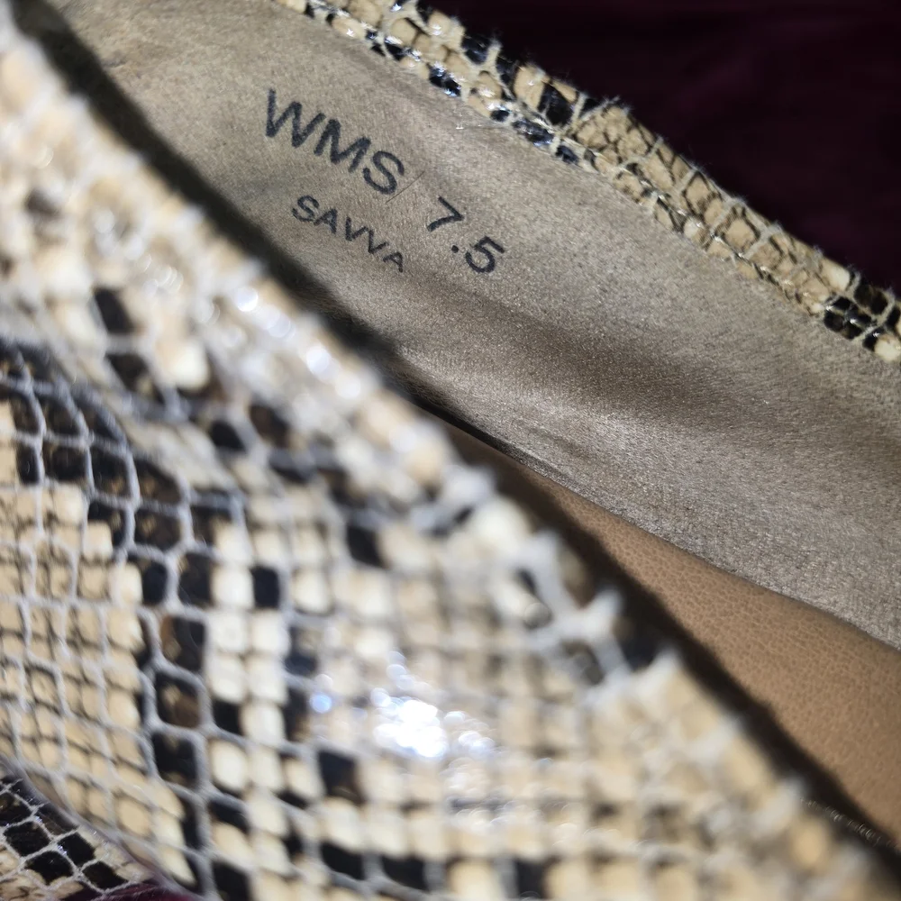 Report Snakeskin Patterned Flats - Picture 3 of 8